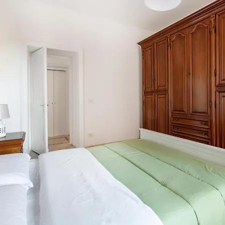 Elegant 3 Bedroom - S Pietro Station 200mt Apartmán