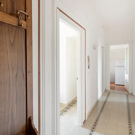 Apartmán Elegant 3 Bedroom - S Pietro Station 200mt *