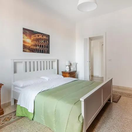 Apartmán Elegant 3 Bedroom - S Pietro Station 200mt