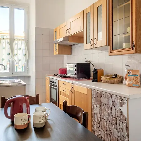 Elegant 3 Bedroom - S Pietro Station 200mt * Řím