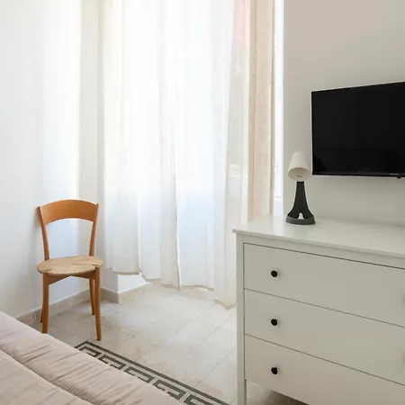 Elegant 3 Bedroom - S Pietro Station 200mt *